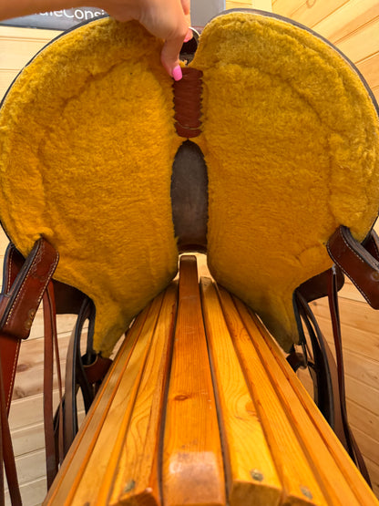 16” Cashel Round Skirt by Martin Saddlery Western Trail Saddle