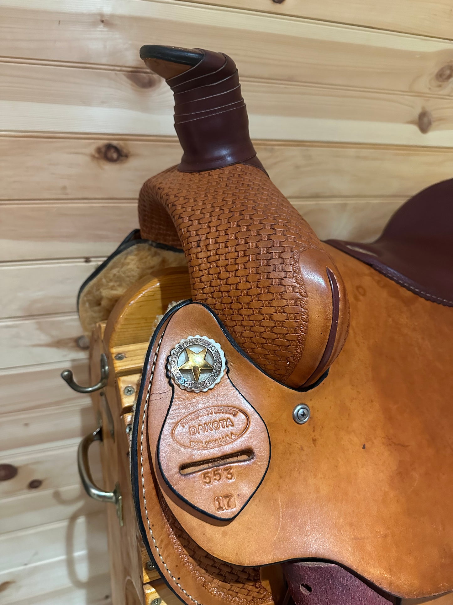 17” Dakota Saddlery Western Roping Saddle Model 553