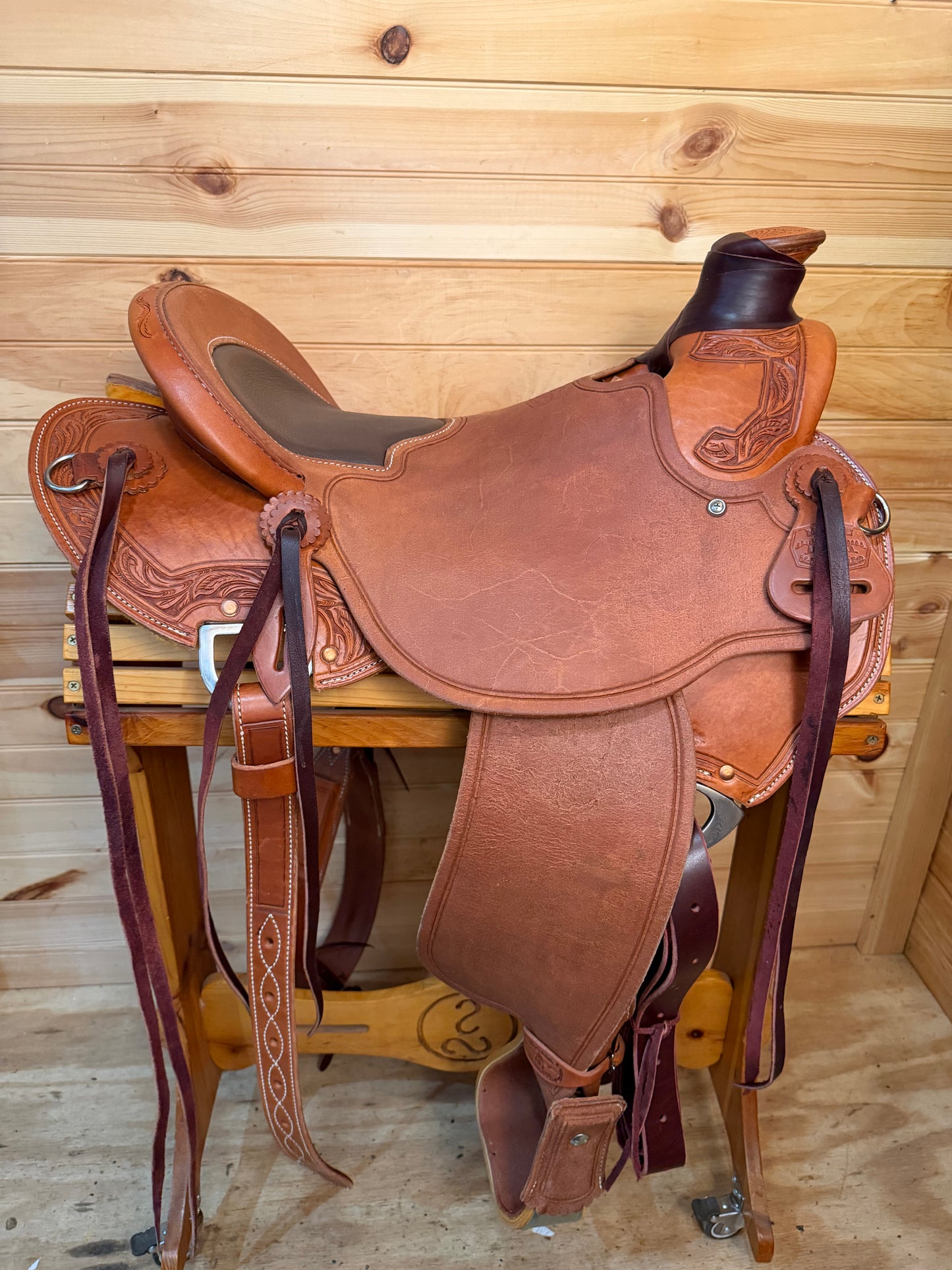 16” McCall Mclite Wade Saddle Model W071-326
