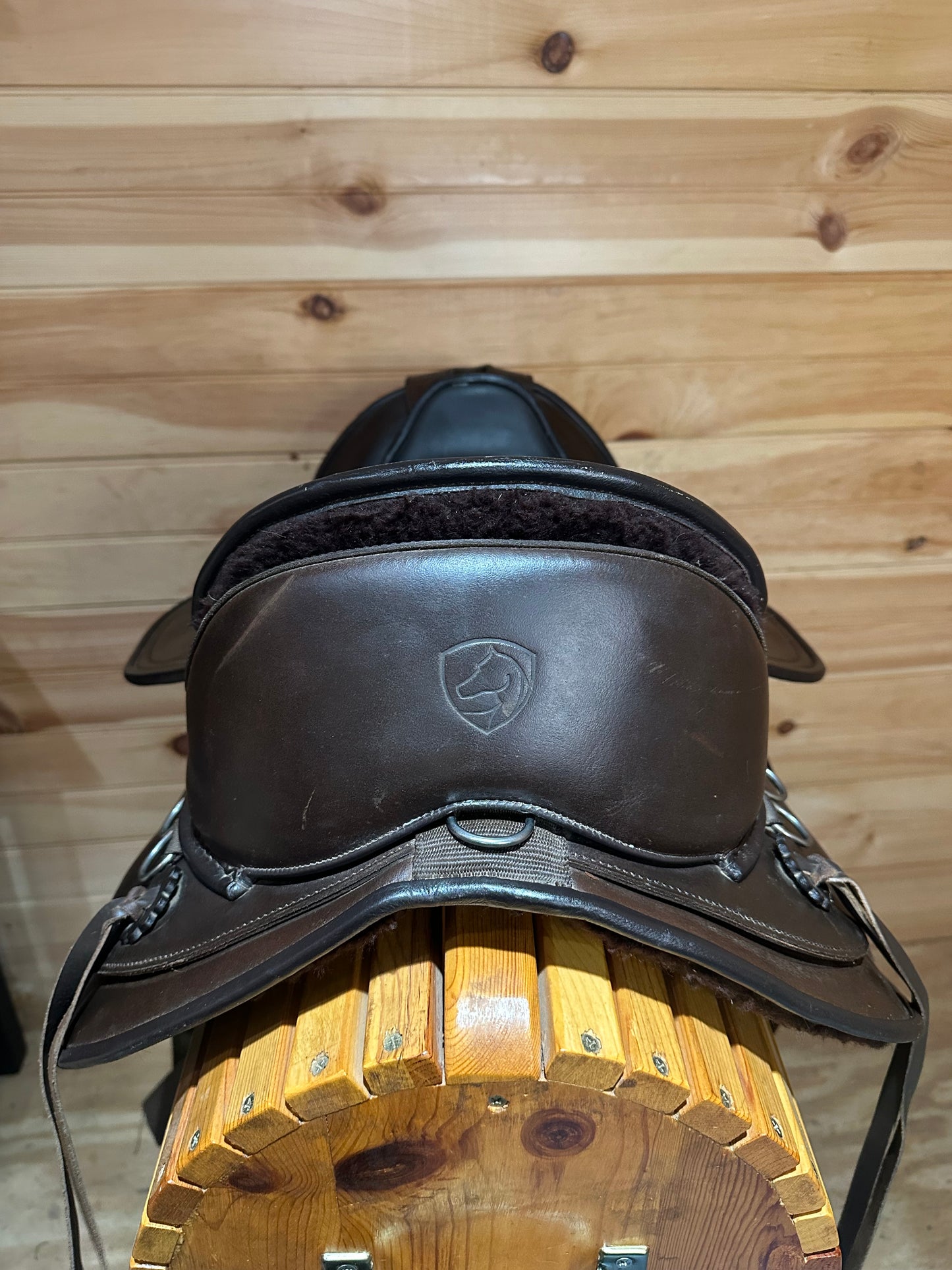 16” Edix Tiamo Treeless Endurance Trail Saddle