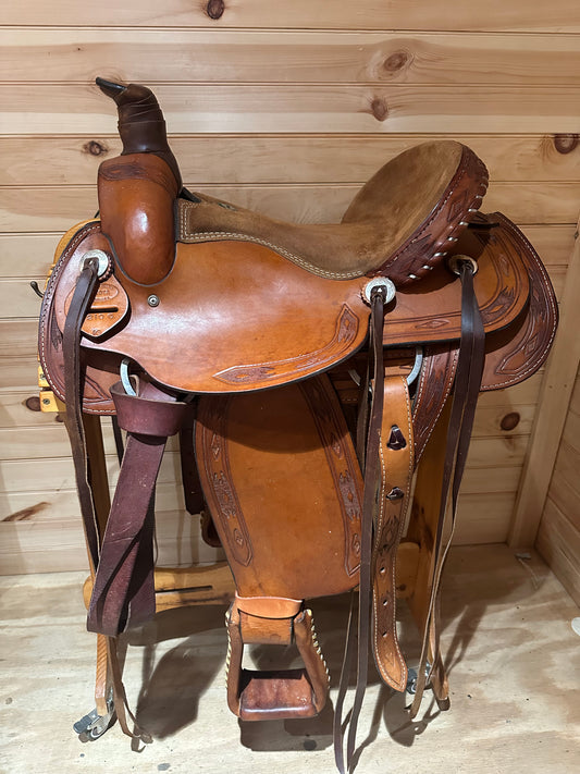 16” Dakota Saddlery Roping Saddle Model 210C