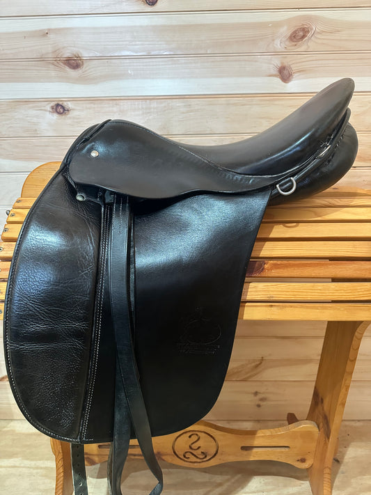 18” Stubben Benni’s Harmony “Allround” Icelandic Dressage Trail saddle