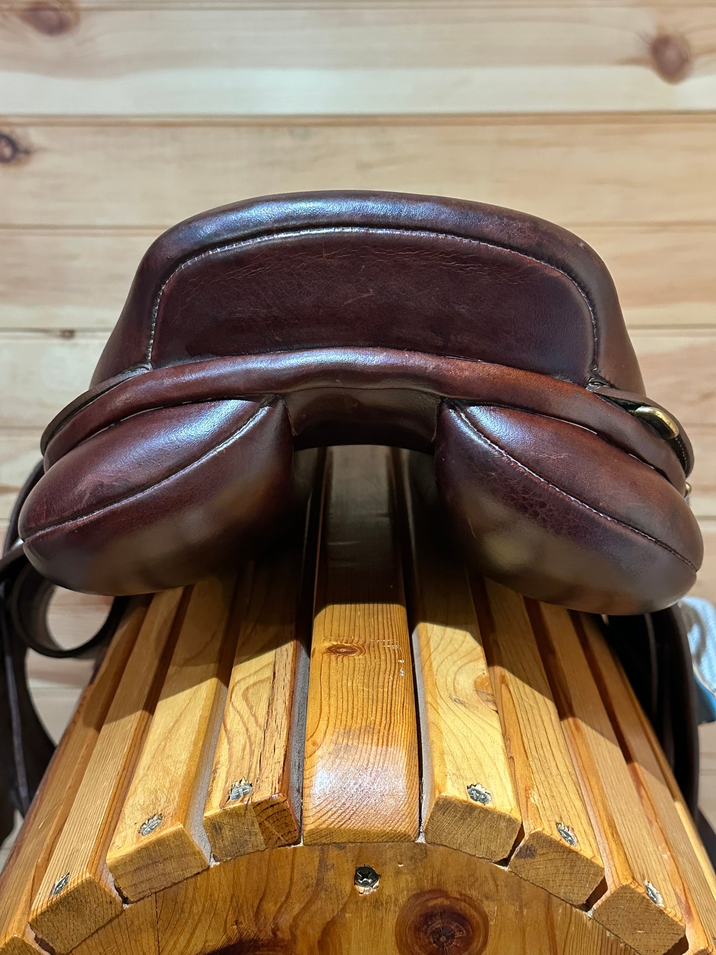 15 3/4” Collegiate Convertible Saddle- Easy Change Gullet