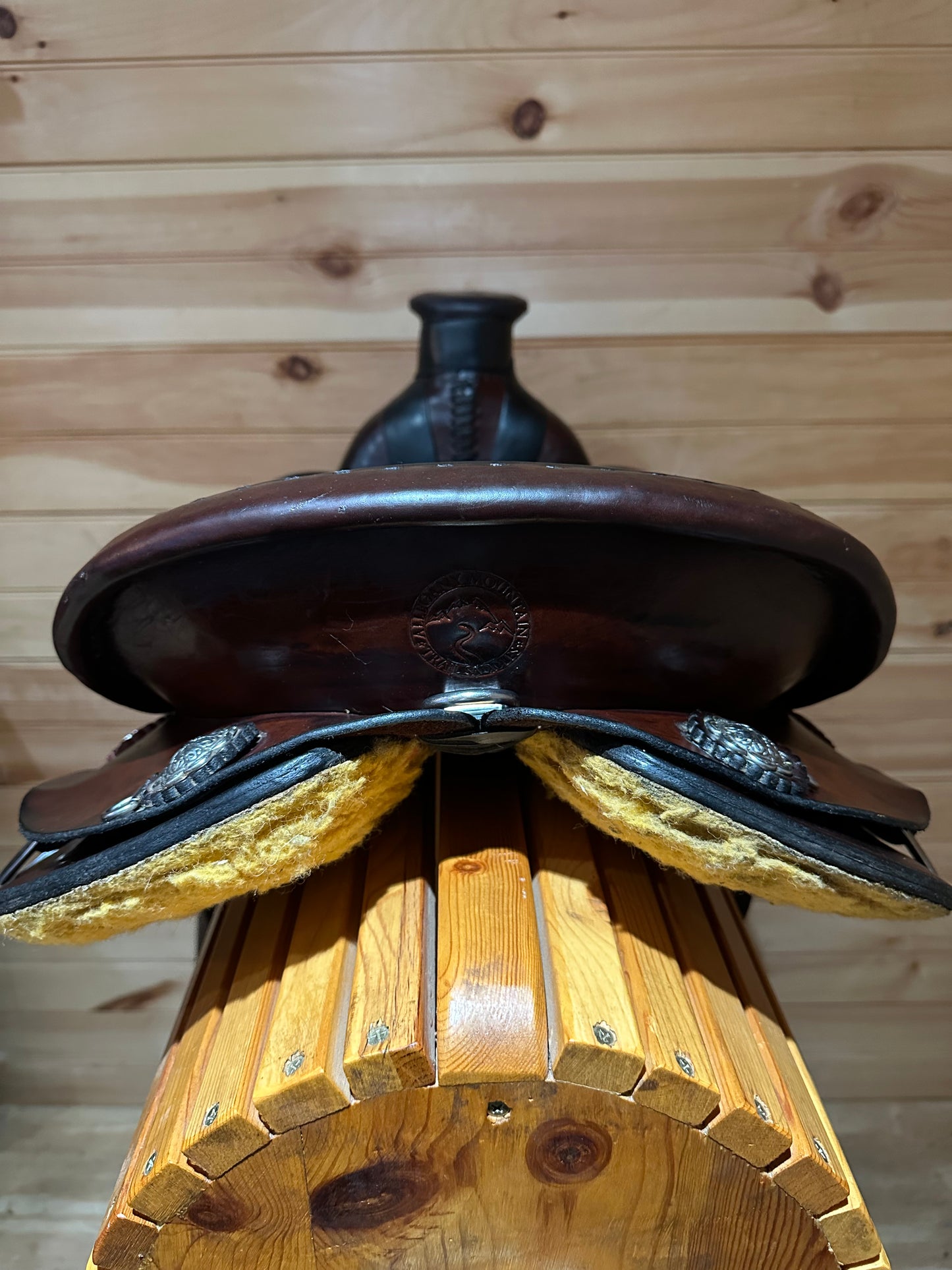 16.5” Allegany Mountain Saddlery Wade Trail Saddle