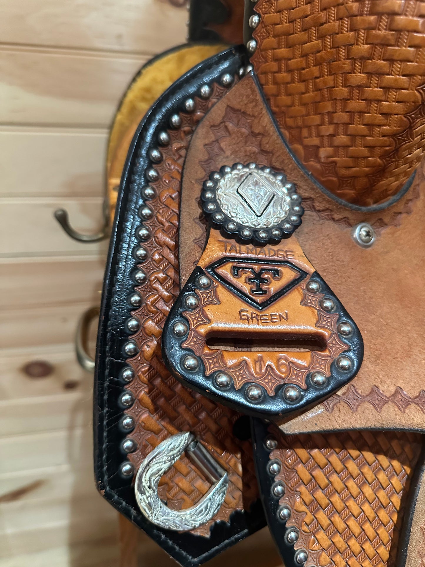 16” Tex Tan Talmadge Green Diamond Barrel Saddle Model 08-8927NA6