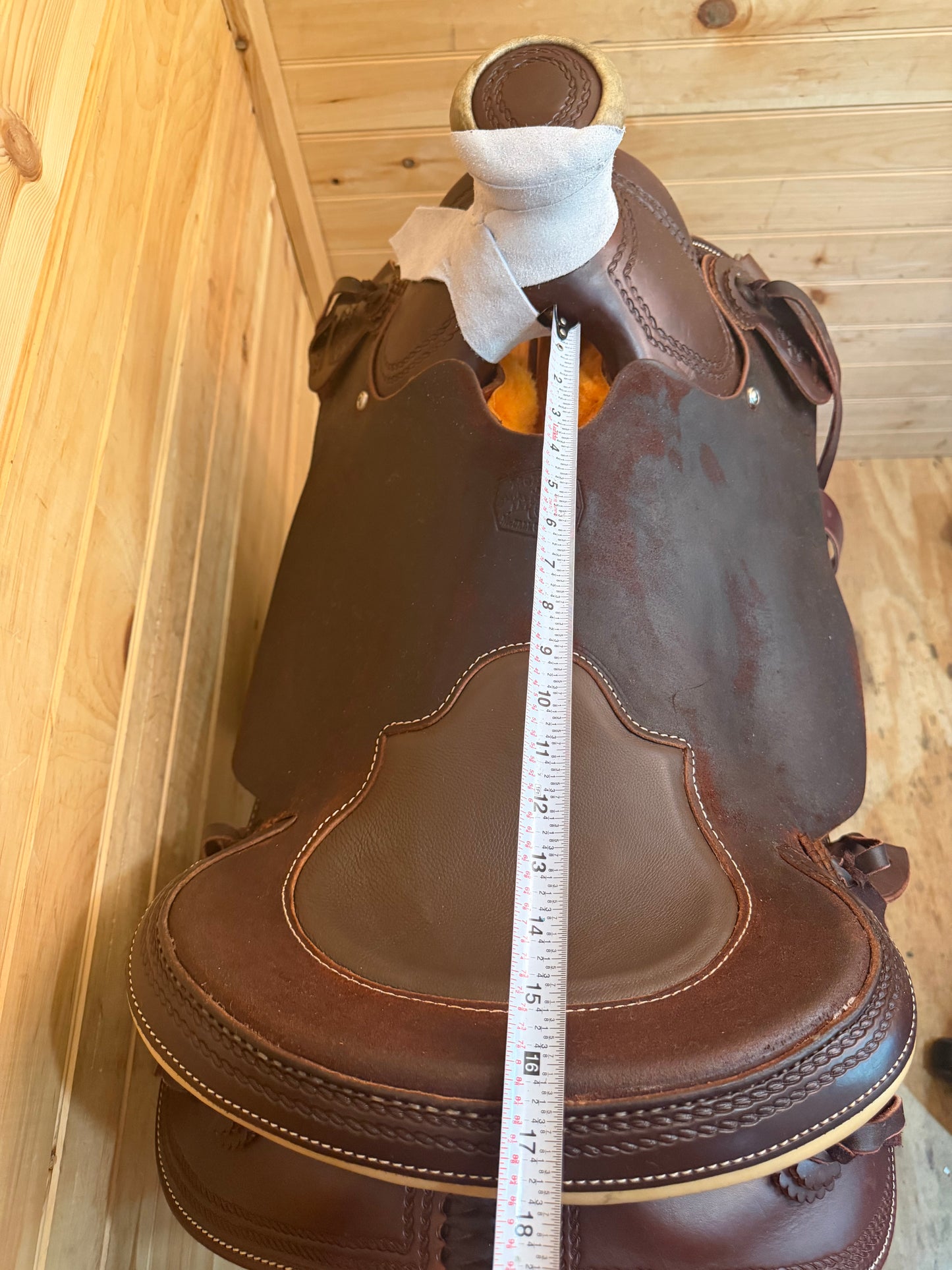 16” McCall Mclite Wade Saddle Model W153-726