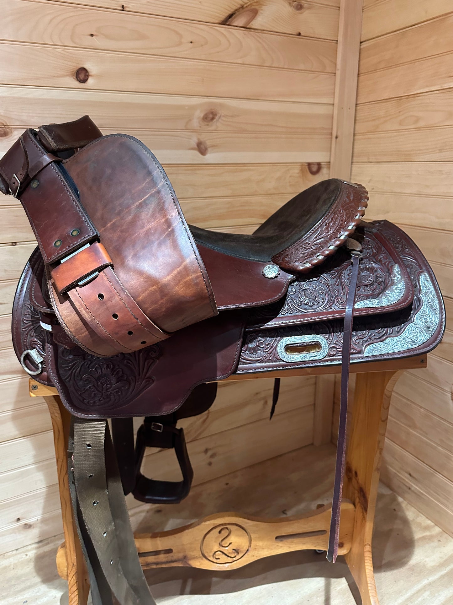 16” Circle Y Western Show Saddle Model 3975 * Matching Breast Collar*