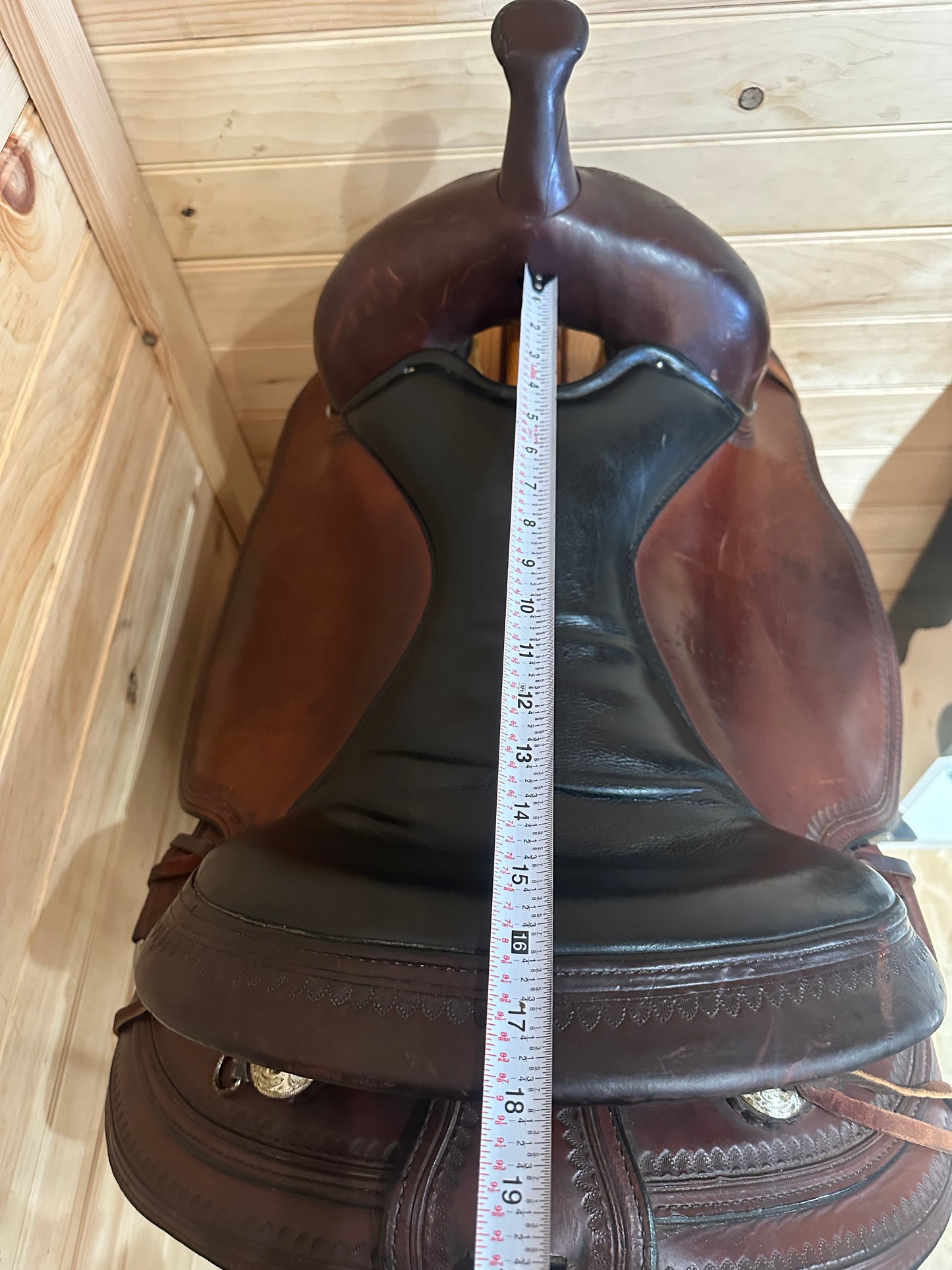 16” Circle Y Omaha Flex2 Western Trail Saddle model 1554