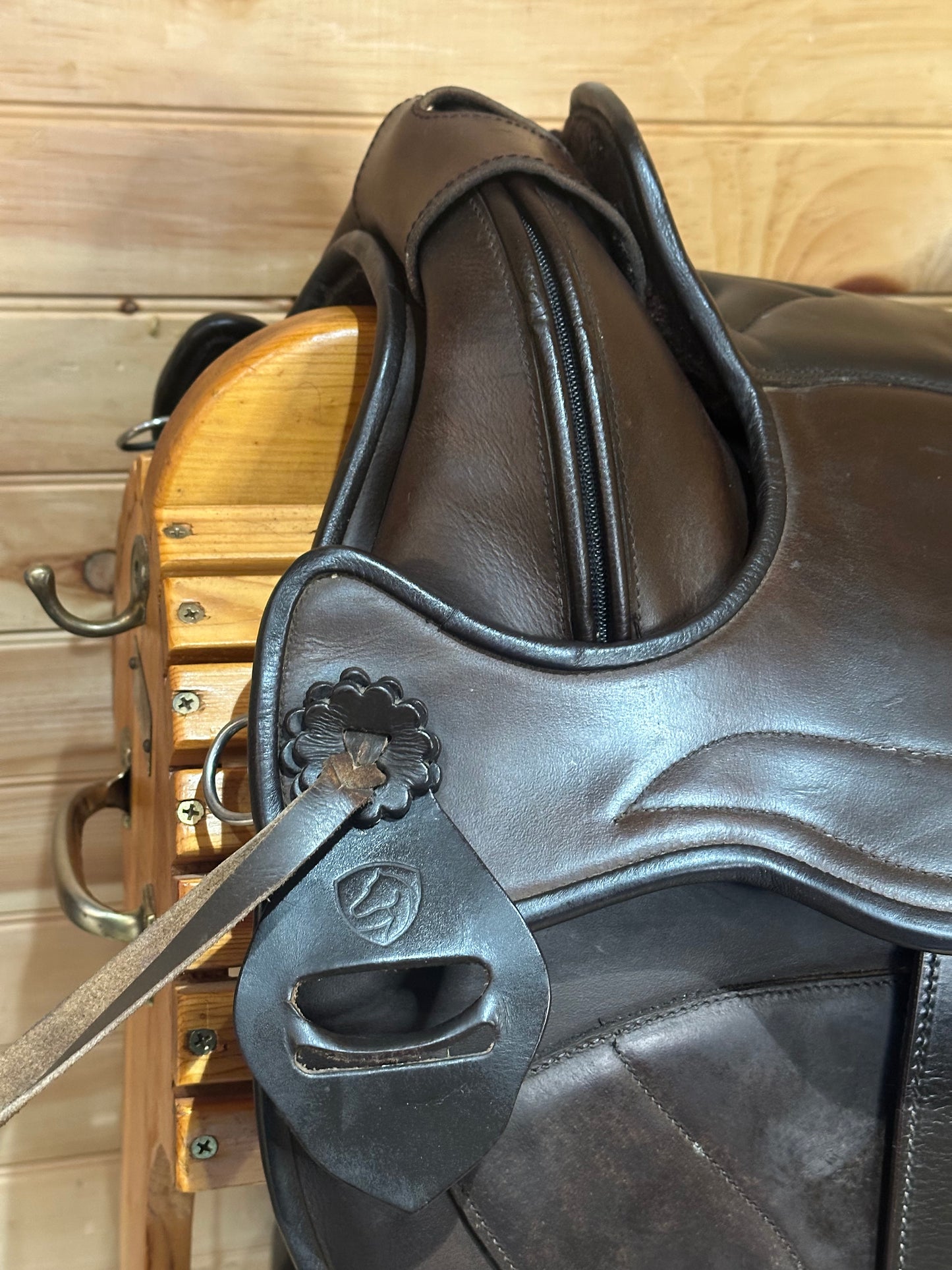 16” Edix Tiamo Treeless Endurance Trail Saddle