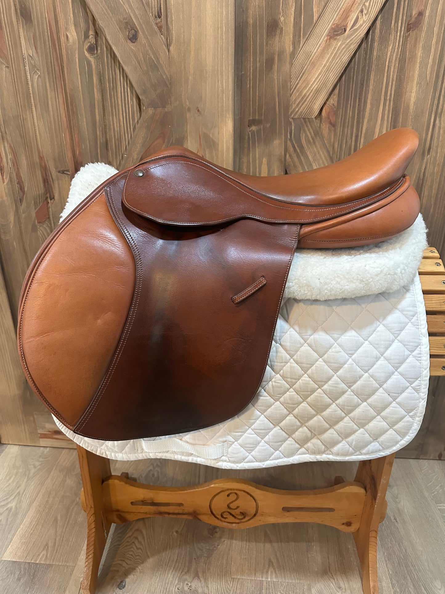 17” Bates Close contact/Jumping Saddle - Adjustable Gullet