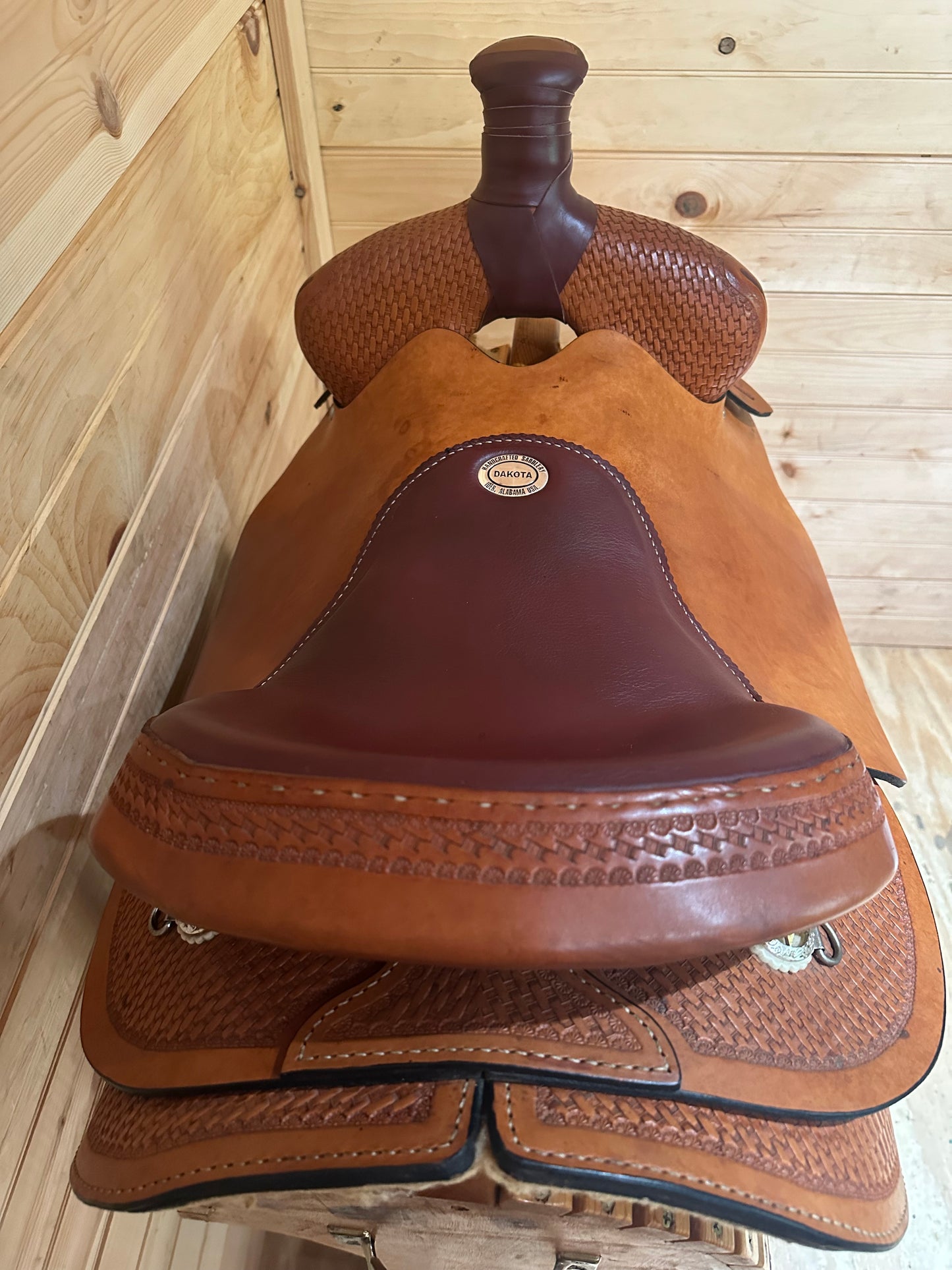 17” Dakota Saddlery Western Roping Saddle Model 553