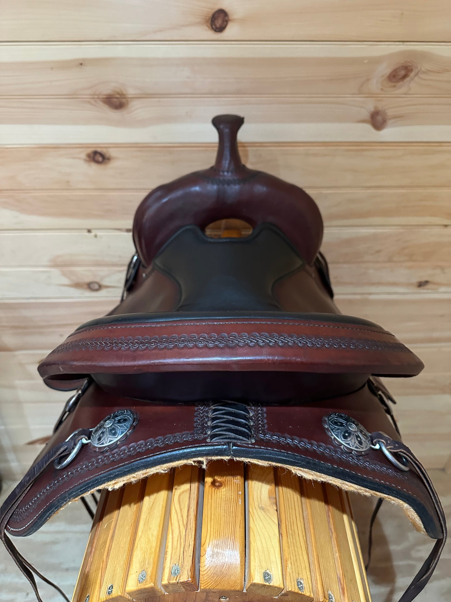 16” Circle Y Cold Springs Western Trail Saddle Model 2616