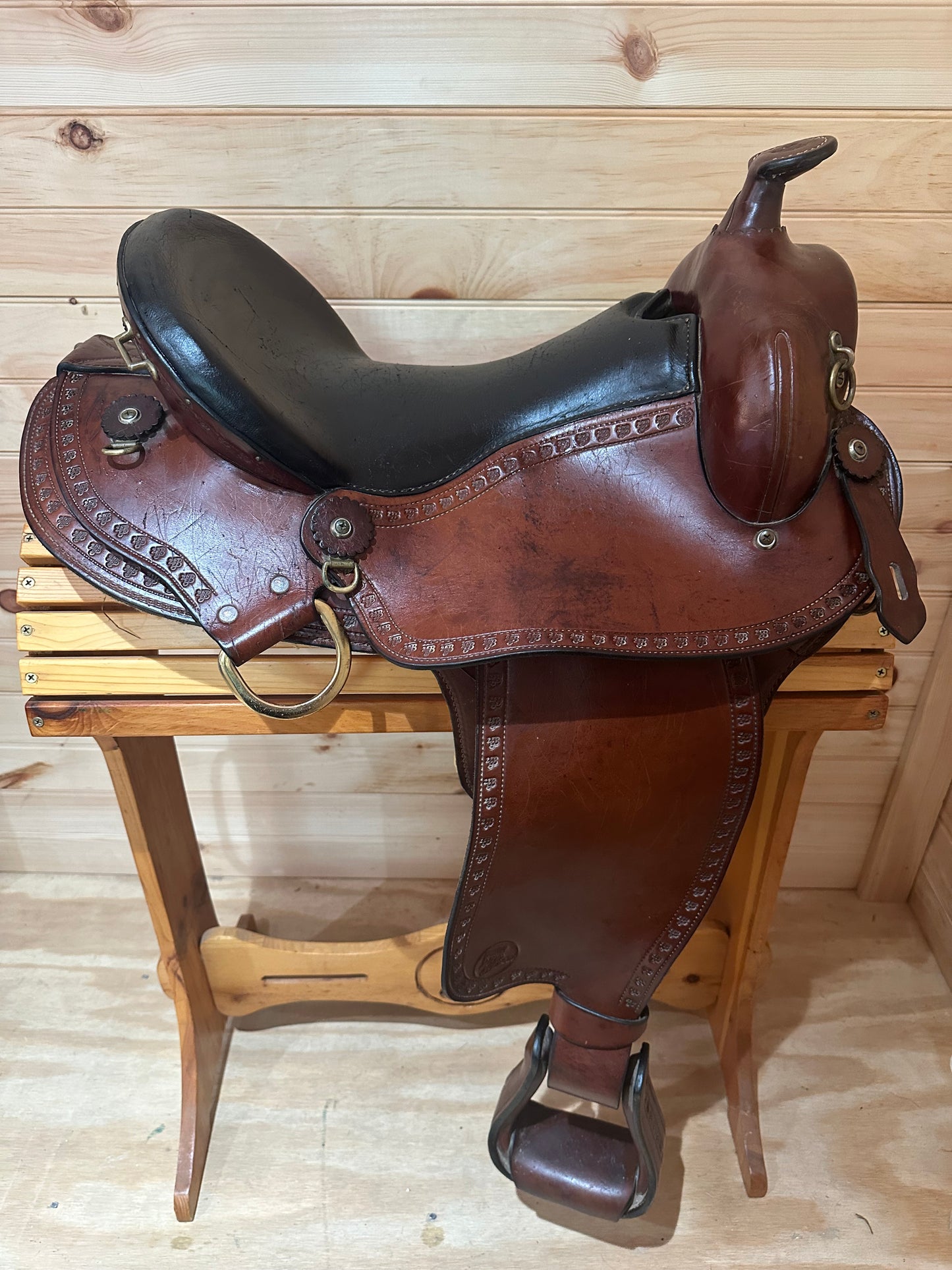 16” Imus 4Beat Gaited Trail Saddle