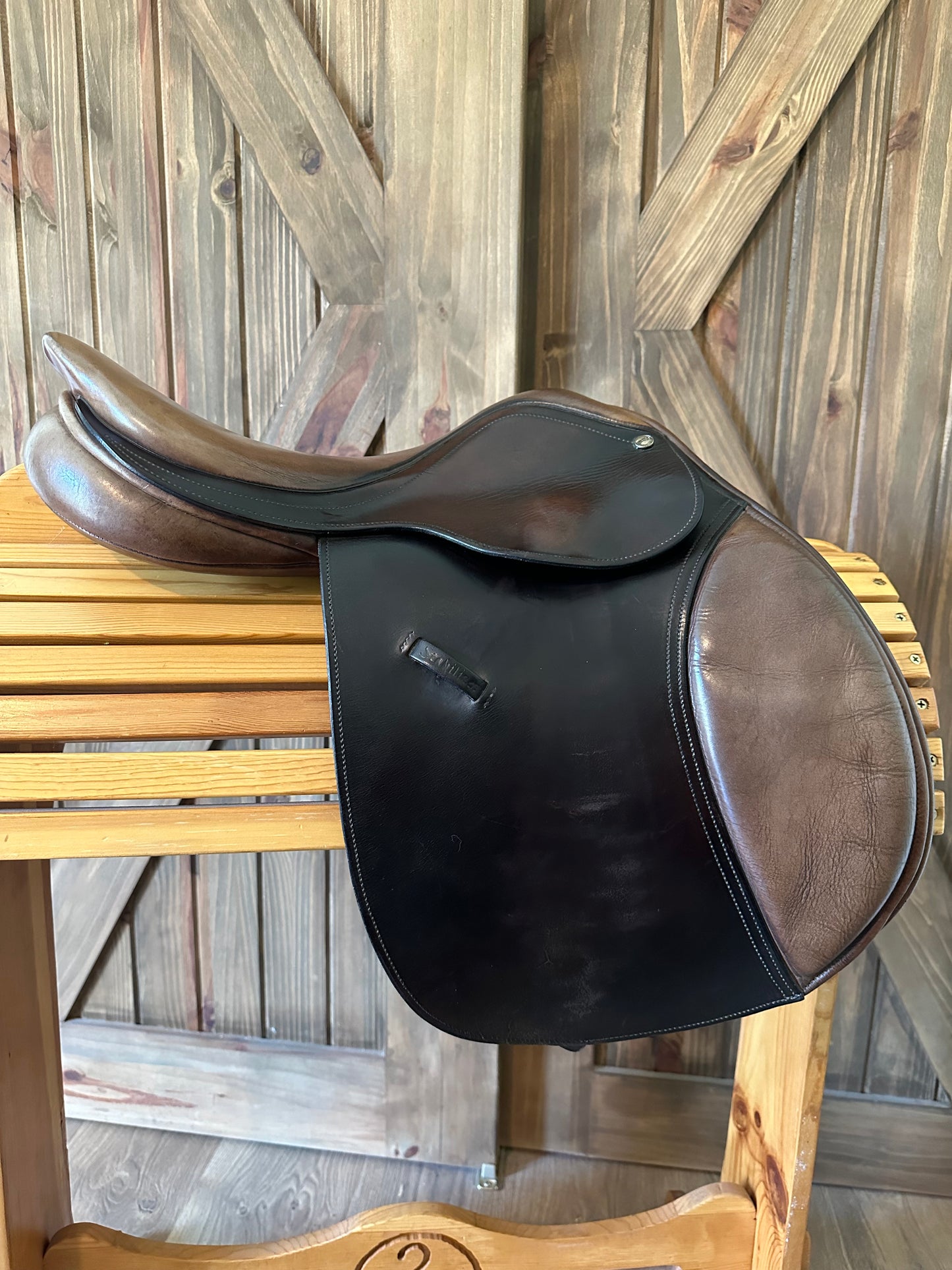 16.5” M County Stabilizer Close contact/ Jumping Saddle