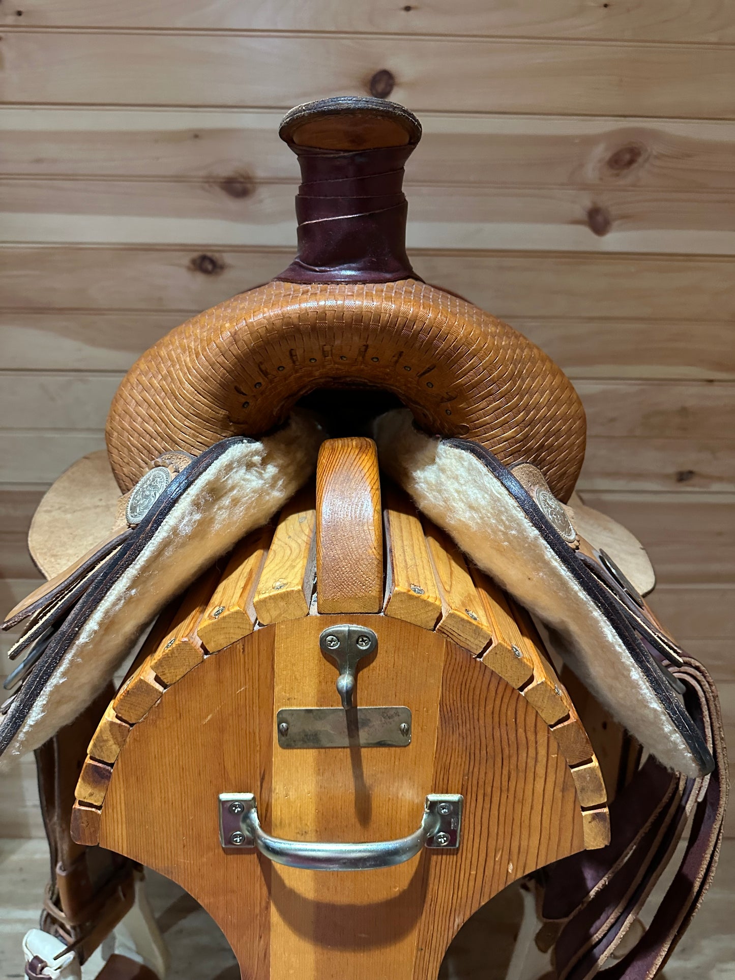 15.5” Bona Allen Western Roping Saddle Model 9233