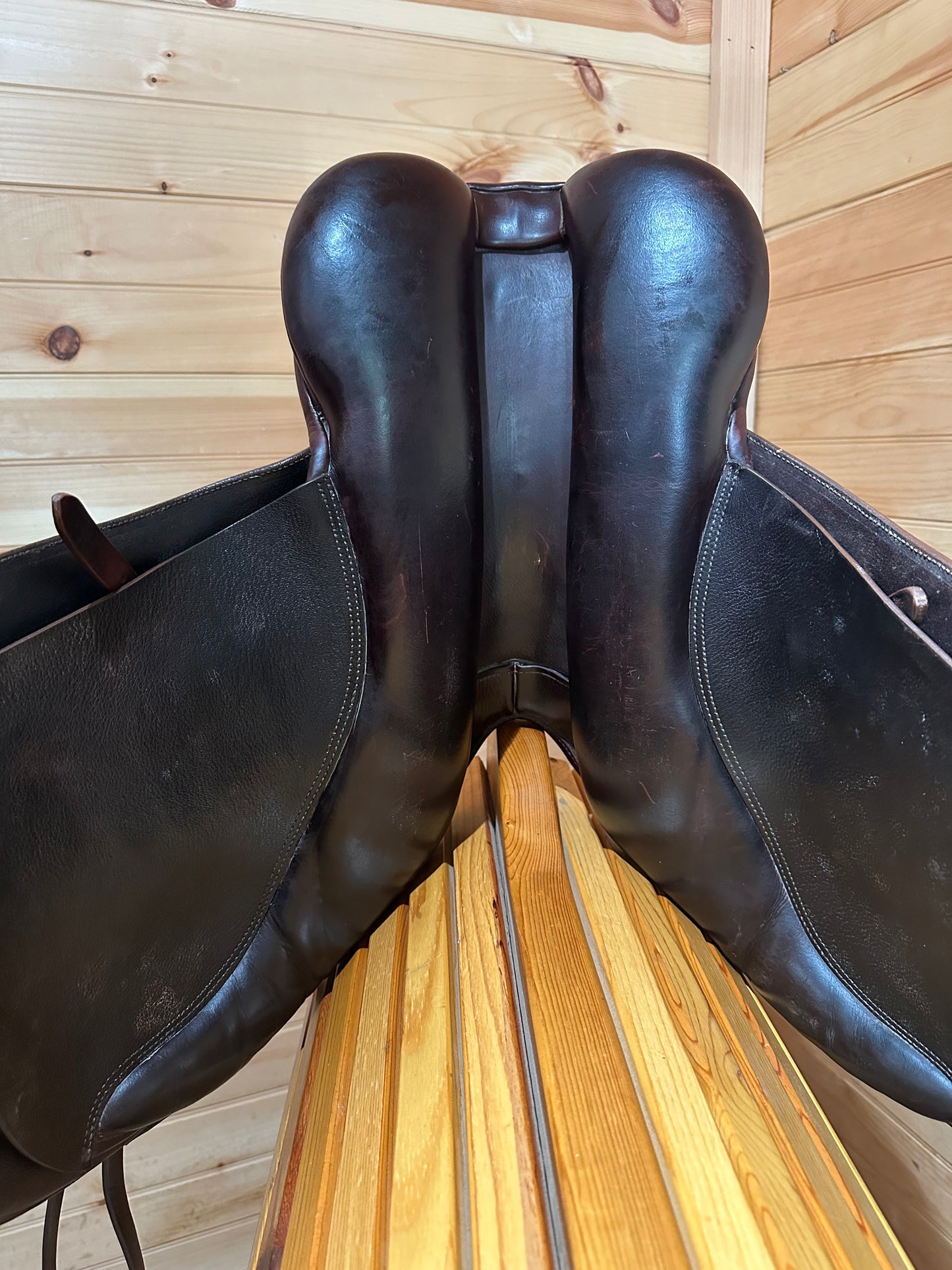 15 3/4” Collegiate Convertible Saddle- Easy Change Gullet