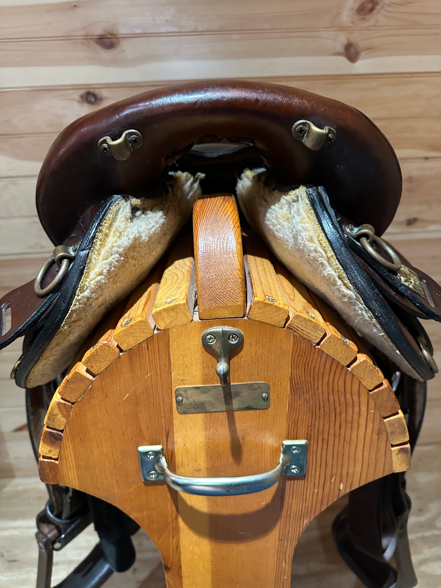 16” Big Horn Endurance Trail Saddle Model 805