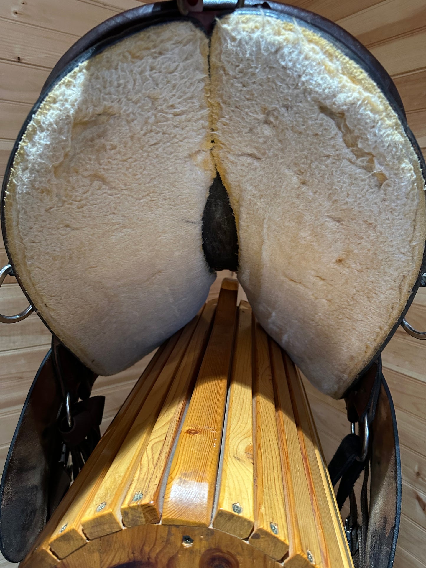 16” Big Horn Endurance Trail Saddle Model 805