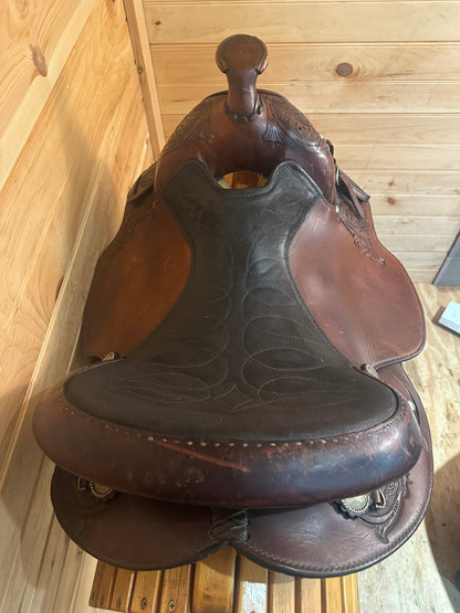 16” Circle Y Arabian Round Skirt Western Trail Saddle Model 2126