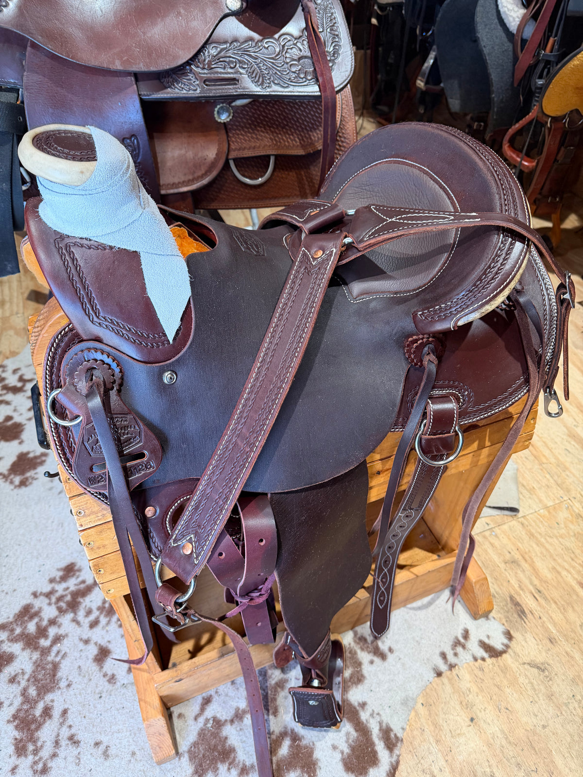 16” McCall Mclite Wade Saddle Model W270-1126 + Breast Collar