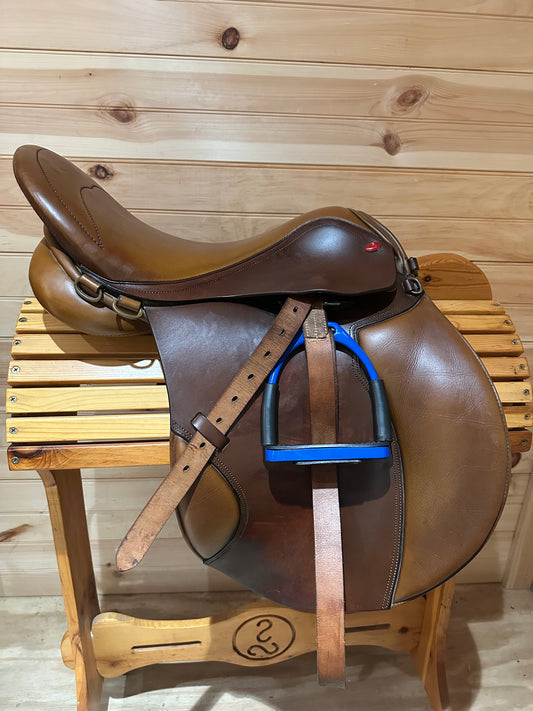 17.5” Duett Companion2 Fox Hunter Saddle (34cm Wide Hoop)
