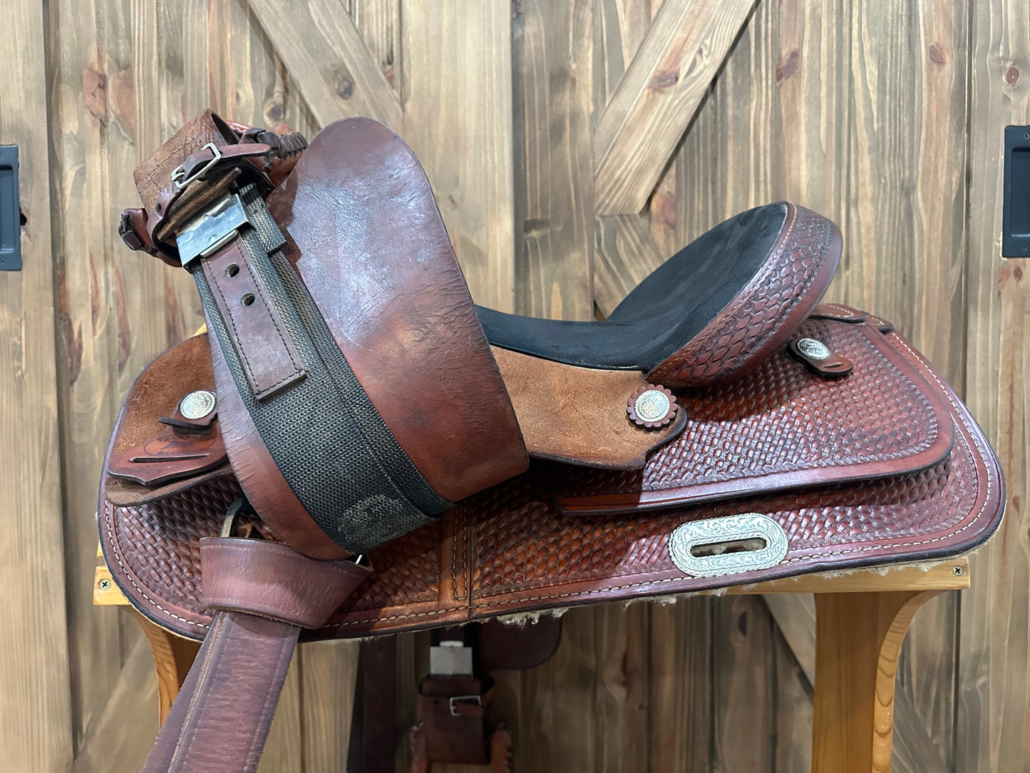 16” Abetta Western Trail Saddle Model 20721-6