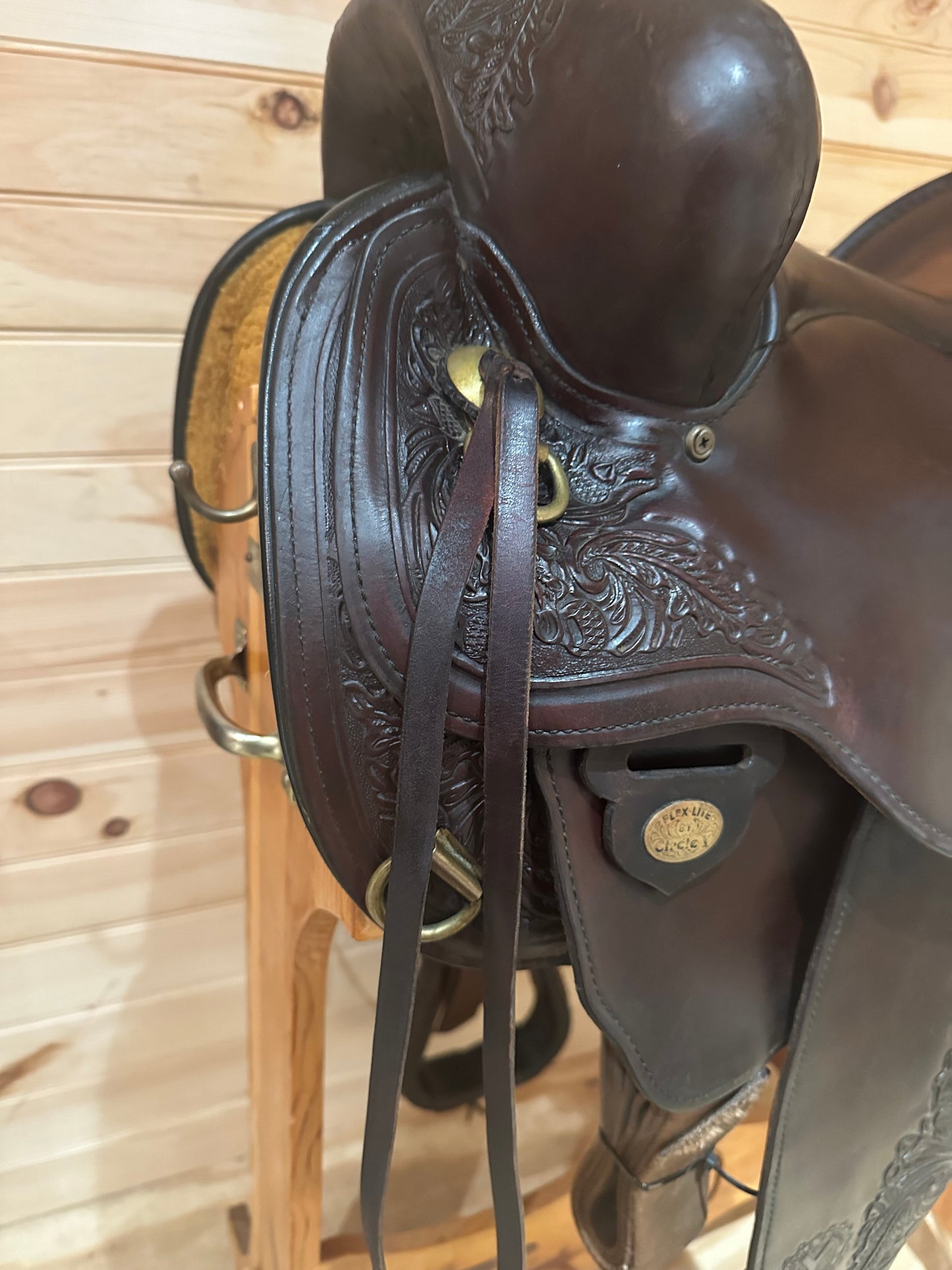 16” Circle Y Carlsbad Flex-Lite Western trail saddle Model 2376