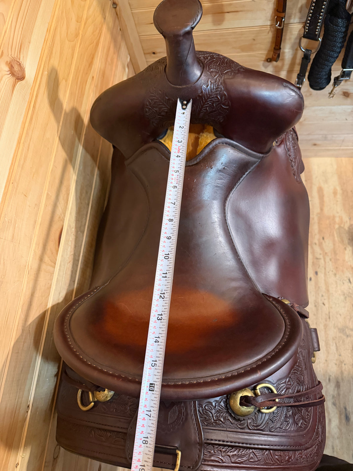 16” Circle Y Carlsbad Flex-Lite Western trail saddle Model 2376