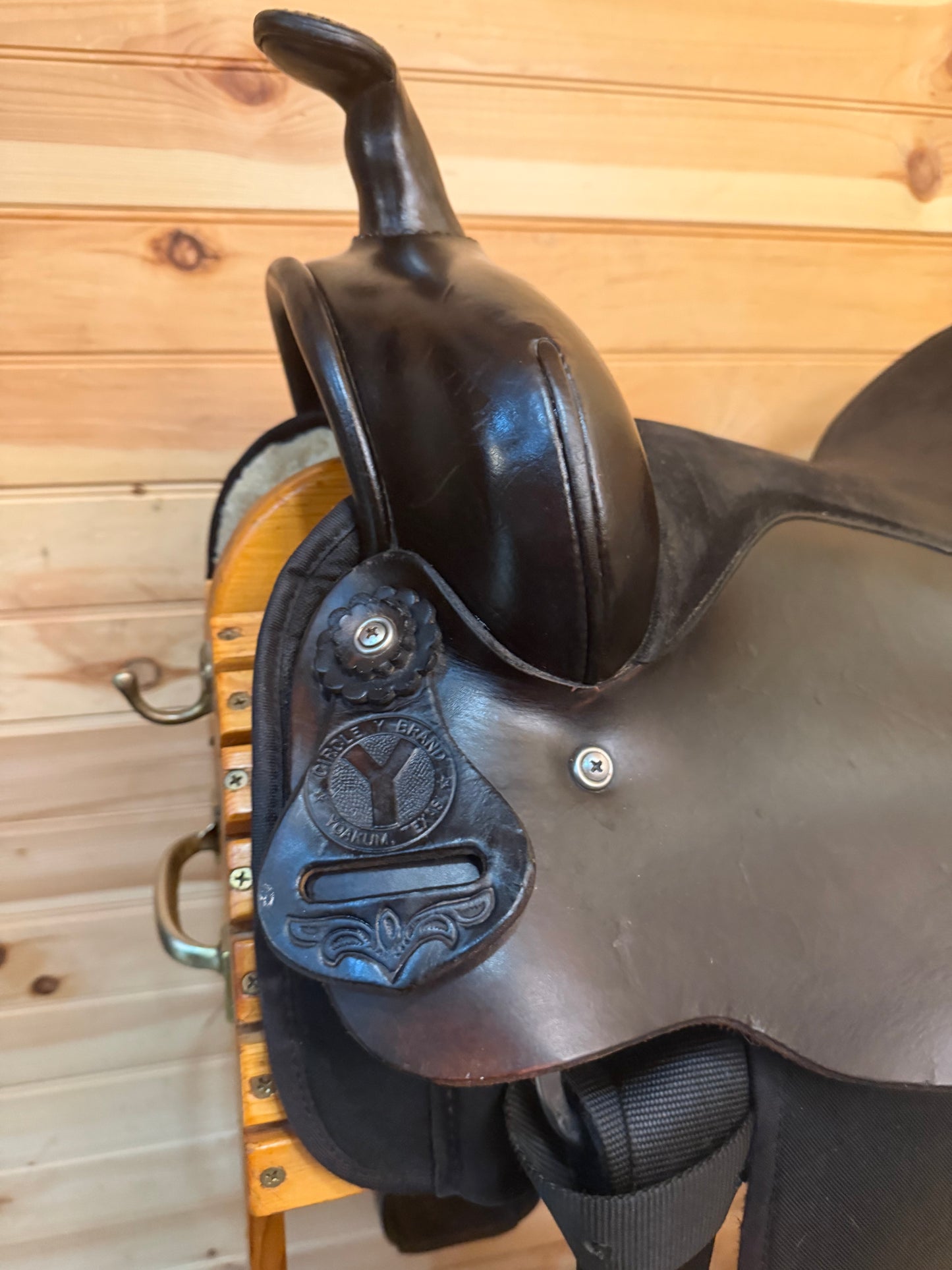16” Circle Y Lightweight Western Trail Saddle Model 3576