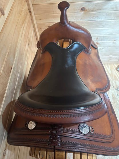 16” Circle Y Topeka Flex-Lite Western Trail Saddle Model 1551