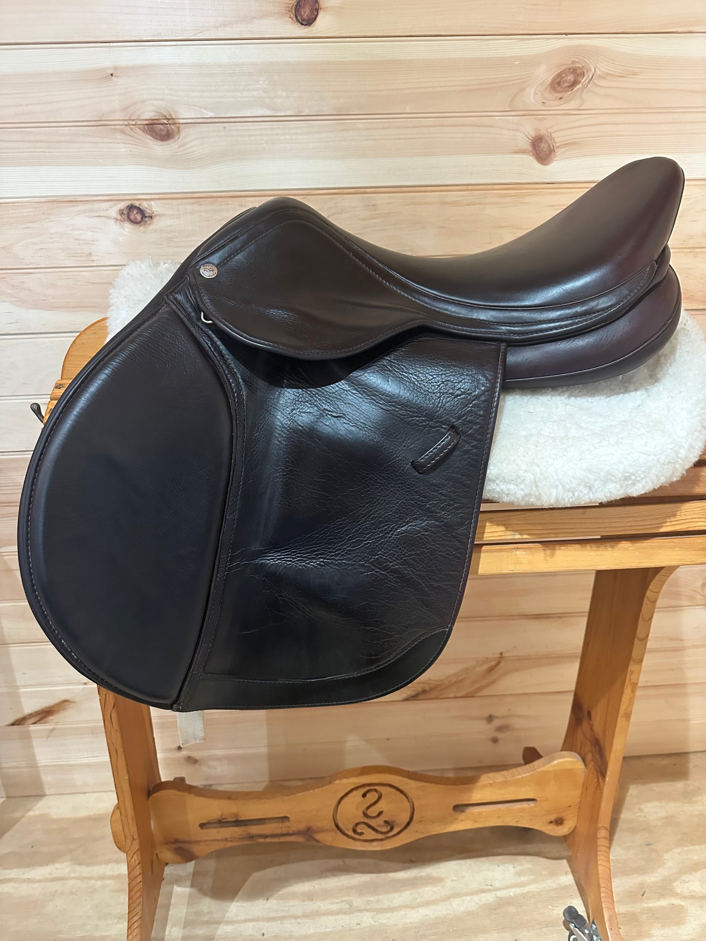 17.5” Royal Heritage Jumping Saddle *Adjustable Gullet*