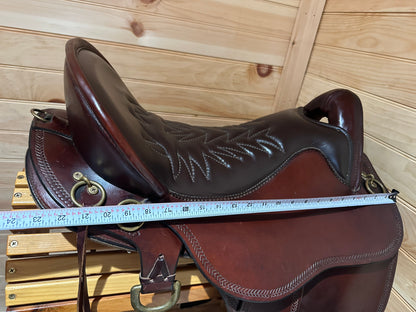 17.5” Tucker River Plantation Endurance Trail Saddle Model 146