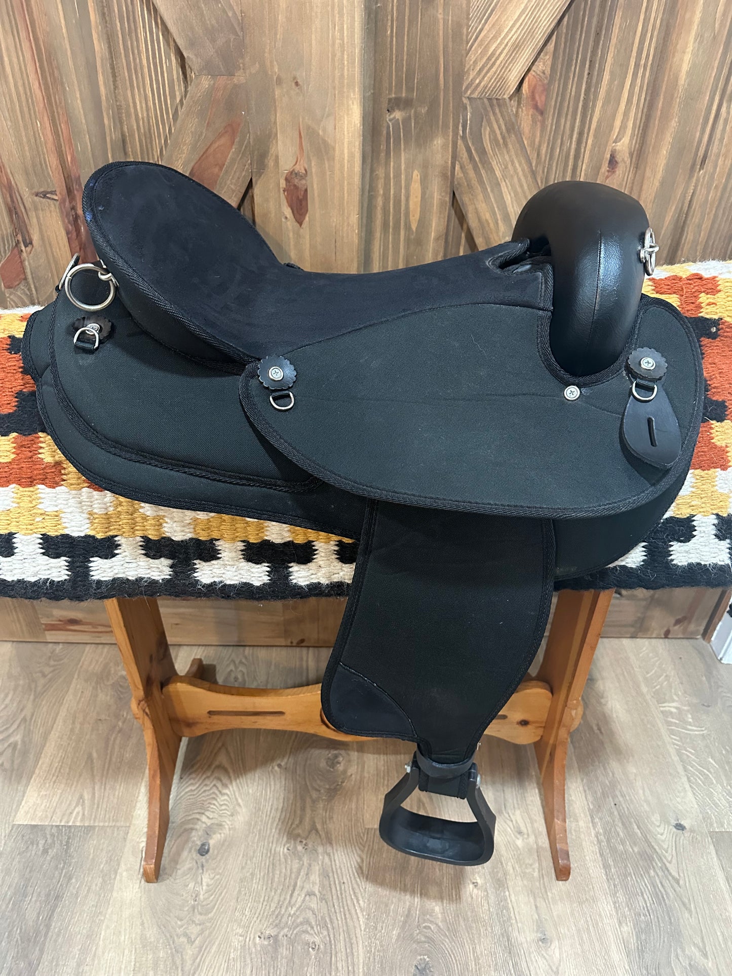 17” Abetta Endurance Lightweight Trail Saddle