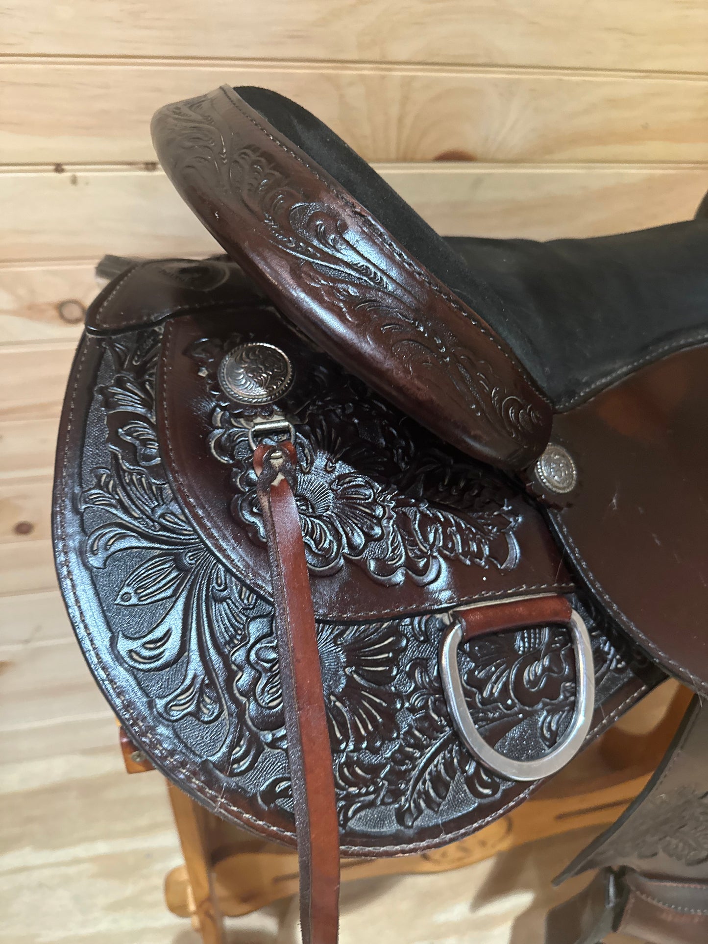 17” Tex Tan Hereford Western Trail Saddle Model 08-4903C7