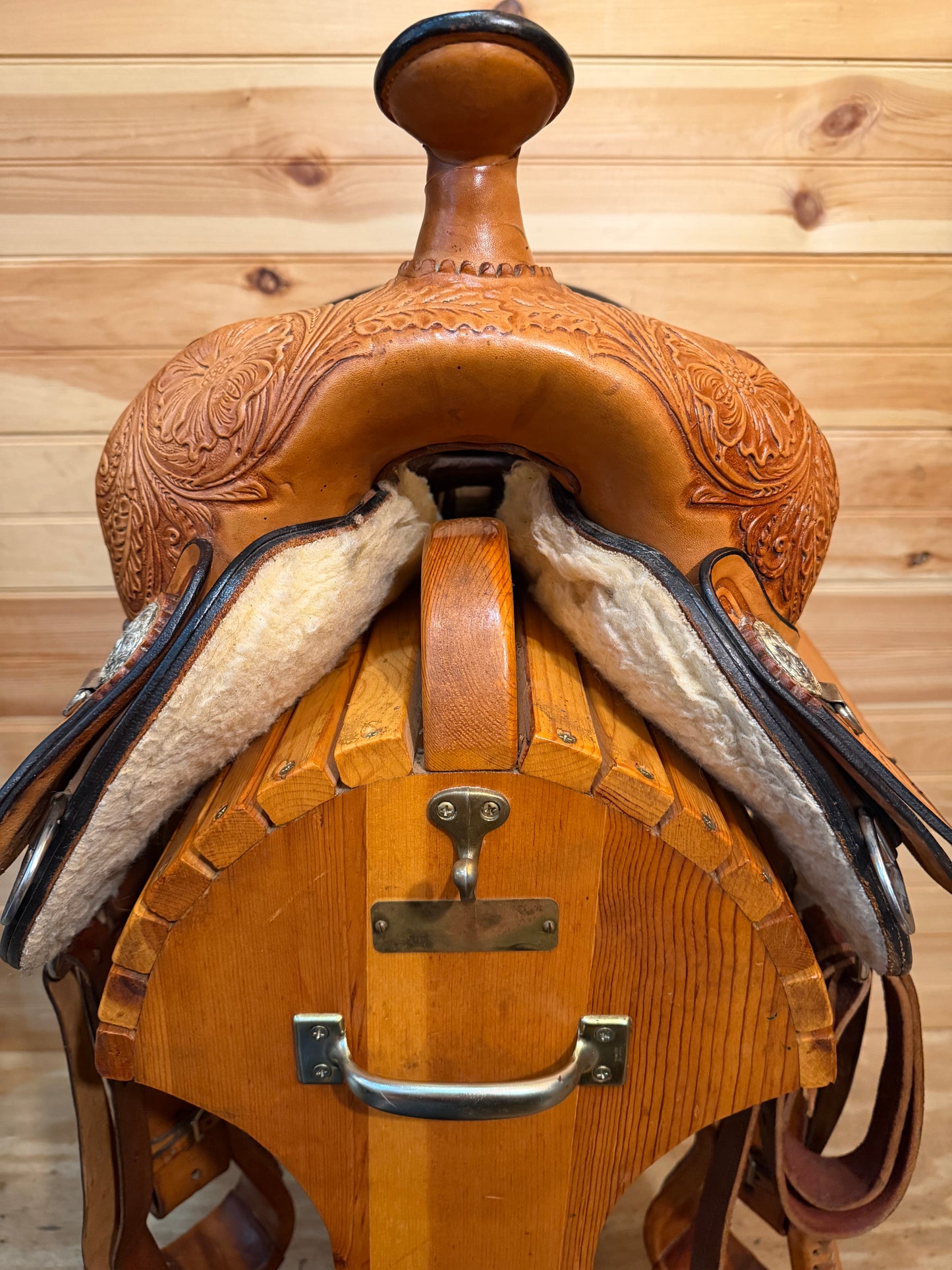 16” Circle Y High Horse Round Rock Gaited Western Trail Saddle Model 6870 (2015)