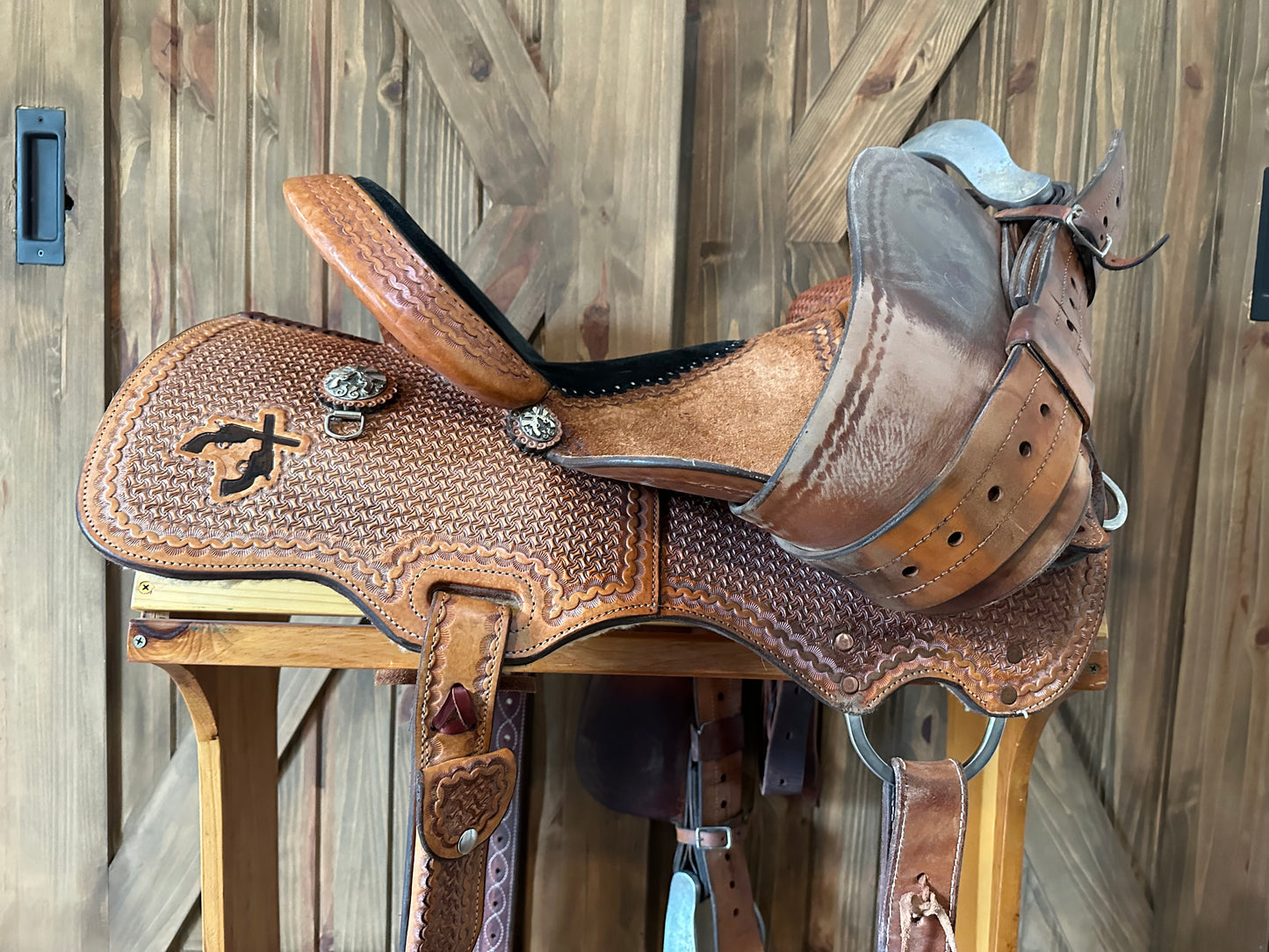 15.5” Reinsman Cody Clark Mounted Shooting Saddle