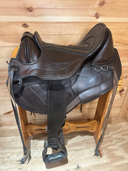 16” Edix Tiamo Treeless Endurance Trail Saddle