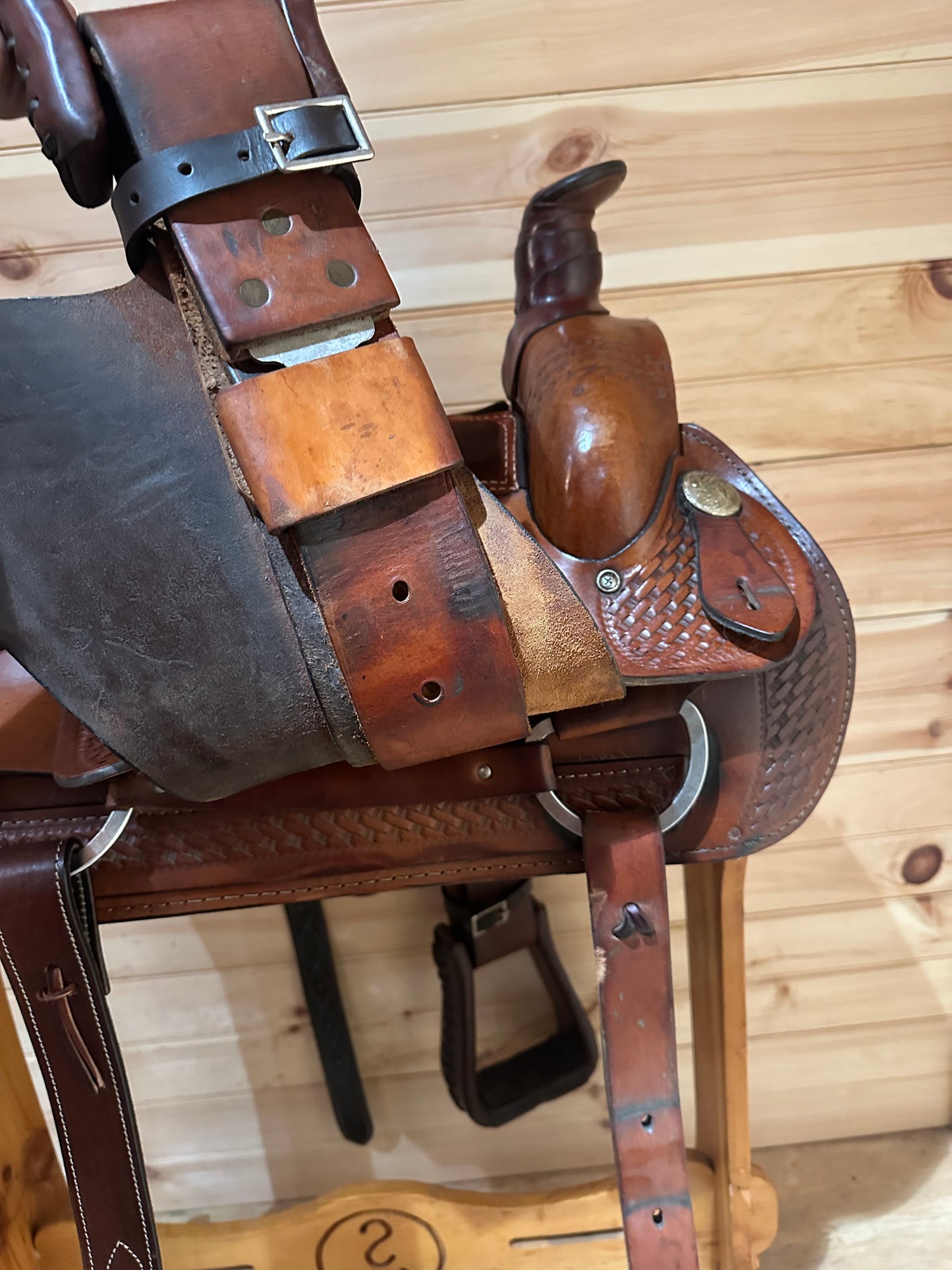17” Dakota Saddlery Western Roping Saddle Model 501 *Package*