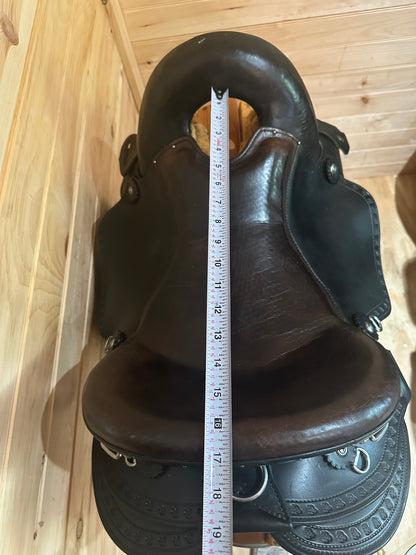 16” Imus 4-Beat Endurance Trail Saddle
