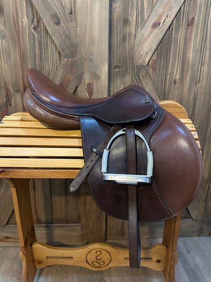 16.5” Ovation Competition Show Jumping Saddle w/ XCH Model 467064