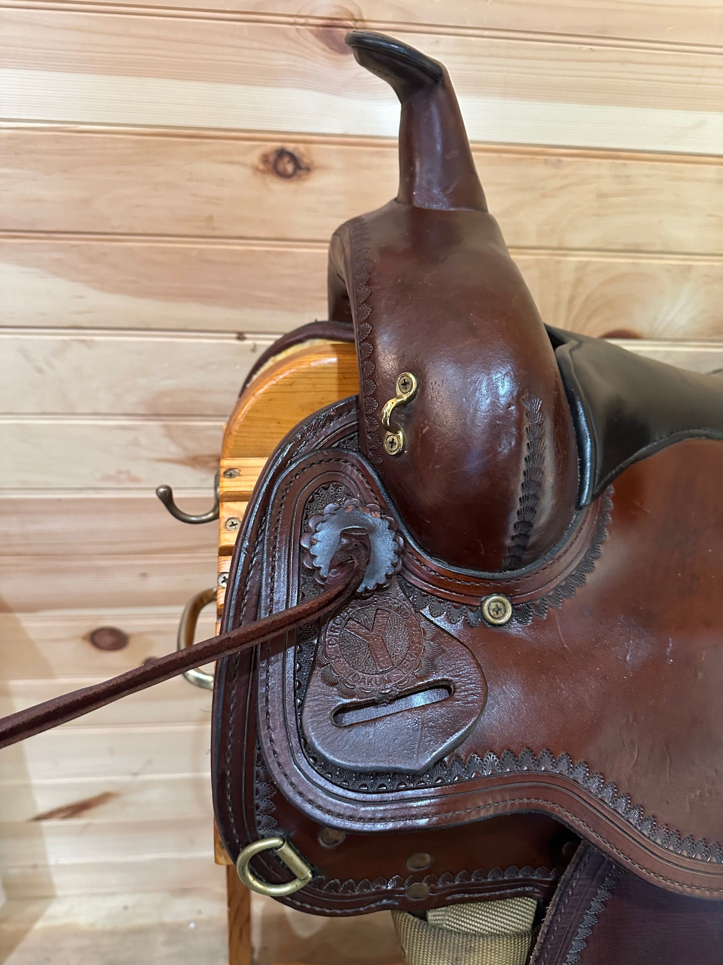 16” Circle Y Flex-Lite Round Skirt Western Trail Saddle Model 1548