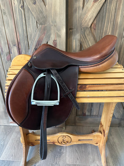 17.5” Ovation Close Contact/Jump Saddle