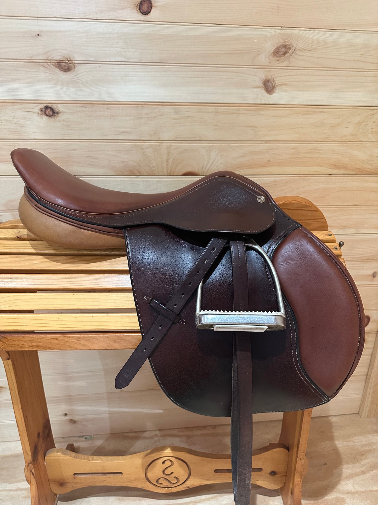 18” Ovation Close Contact Saddle Model 465060