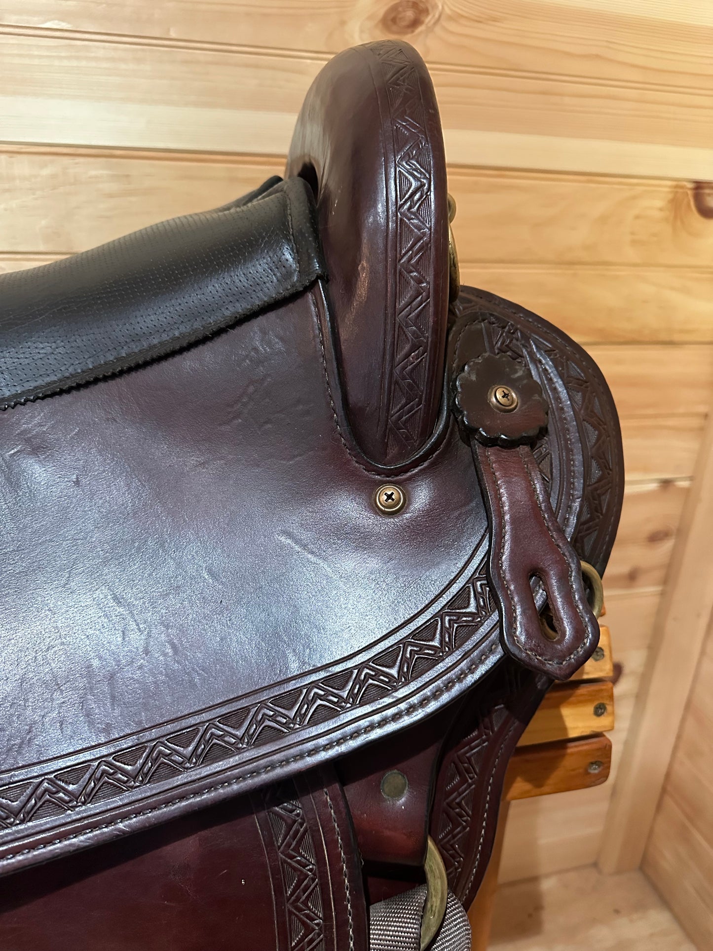 18” Big Horn Sil-Cush Flex Endurance trail saddle Model 1685.8