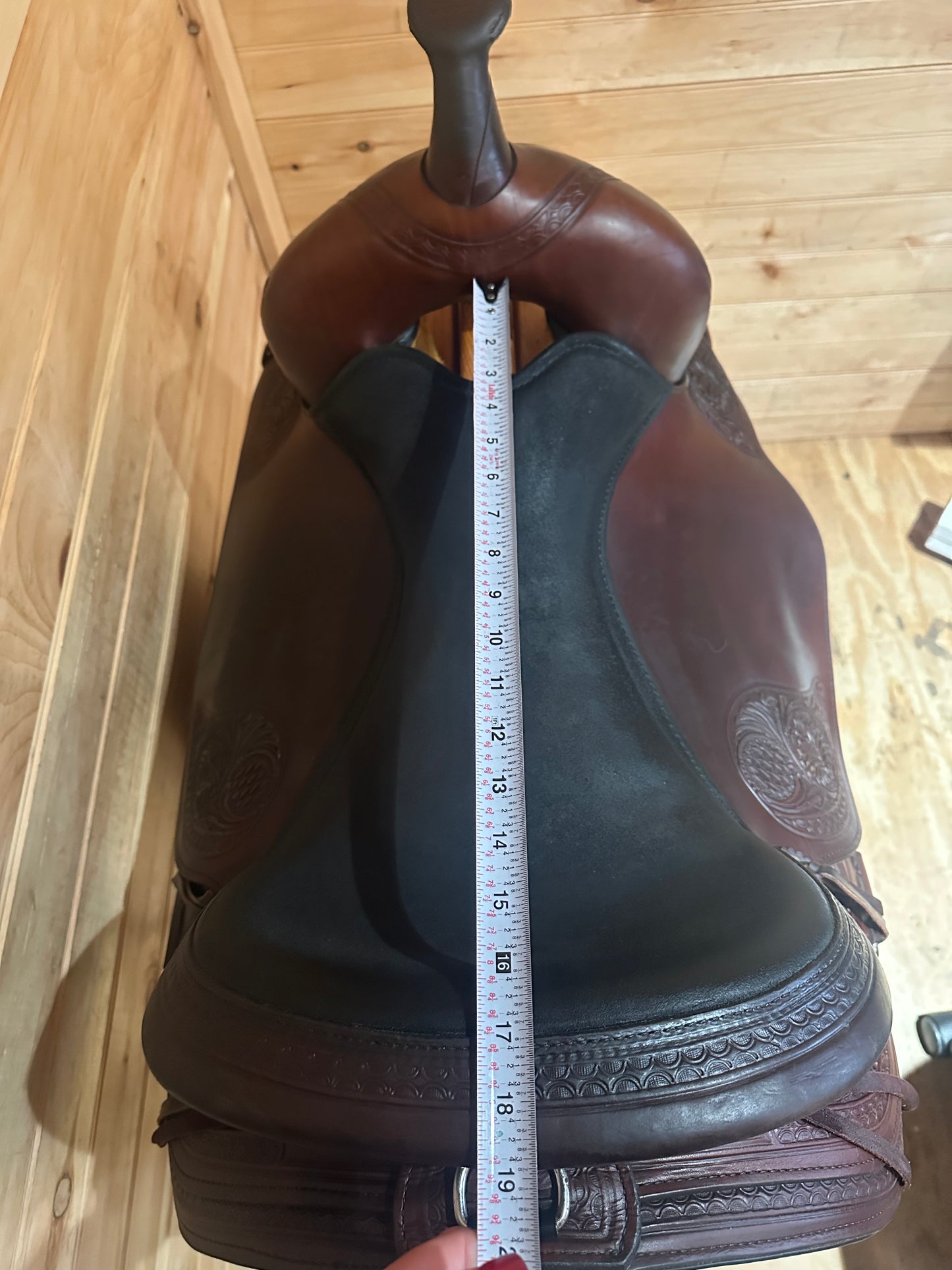 17” Circle Y Basket Flower Trail Flex-Lite Western Trail Saddle Model 1552