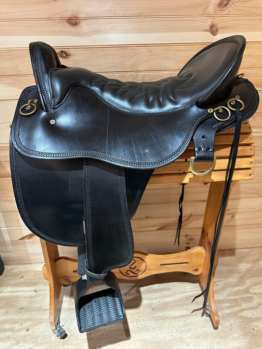18.5” Tucker Plantation Endurance Saddle Model 146