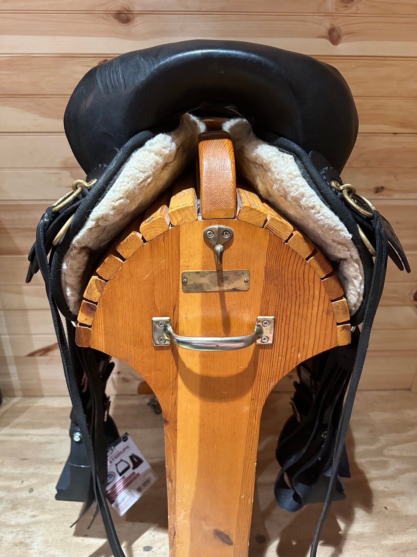 16” Circle Y High Horse Highbank Endurance Trail-boss Saddle Model 6916