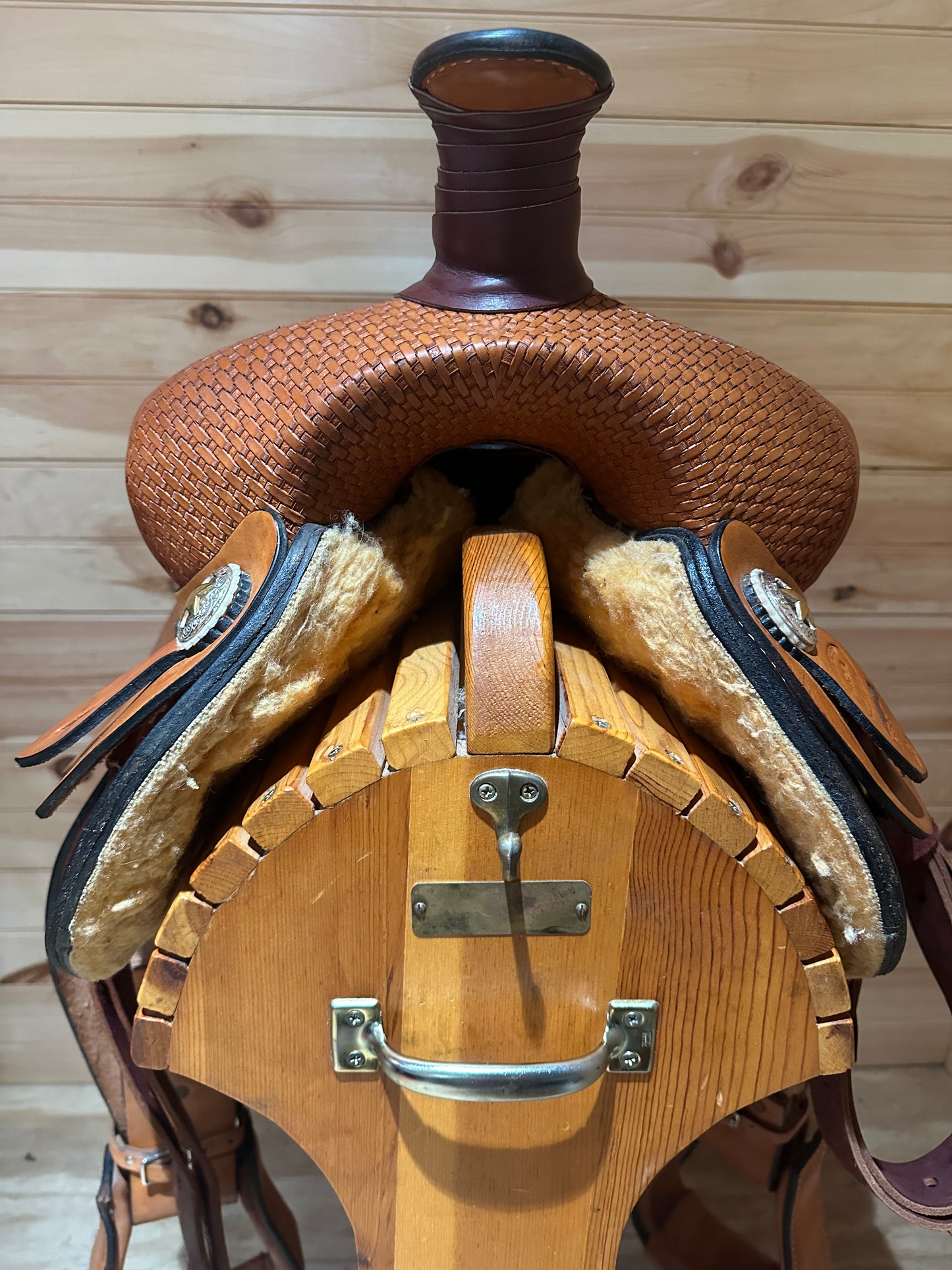 17” Dakota Saddlery Western Roping Saddle Model 553