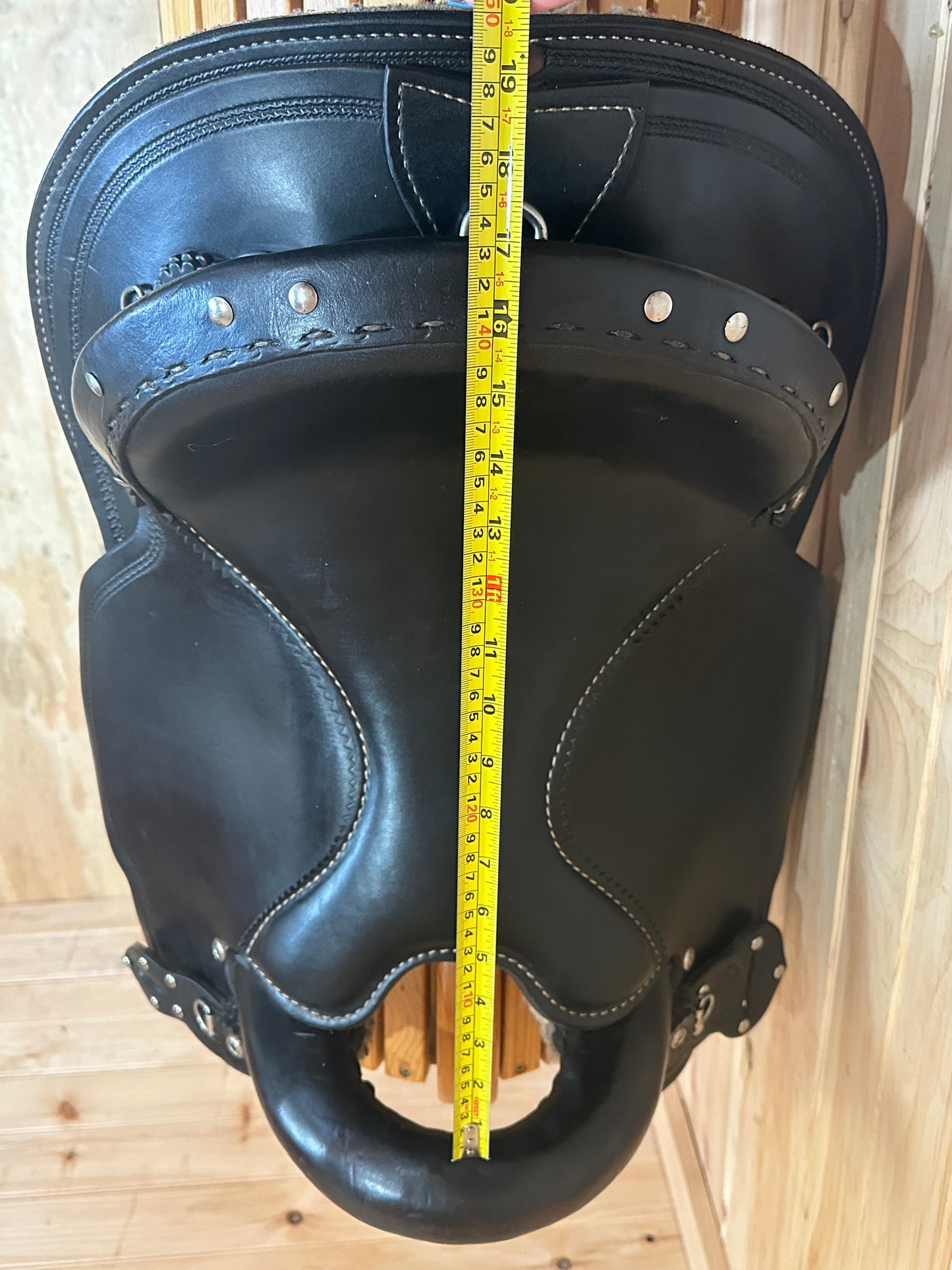 15.5” Premier Saddlery Endurance Trail Saddle