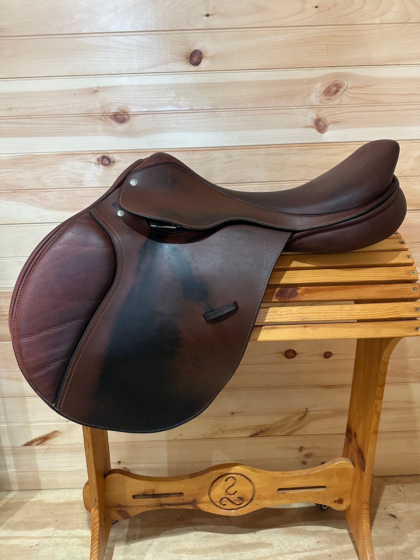 19” Custom Saddlery Cynron Saddle (N)